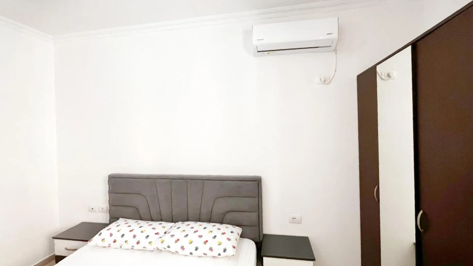 Beachside Bliss Apartment Vlorë