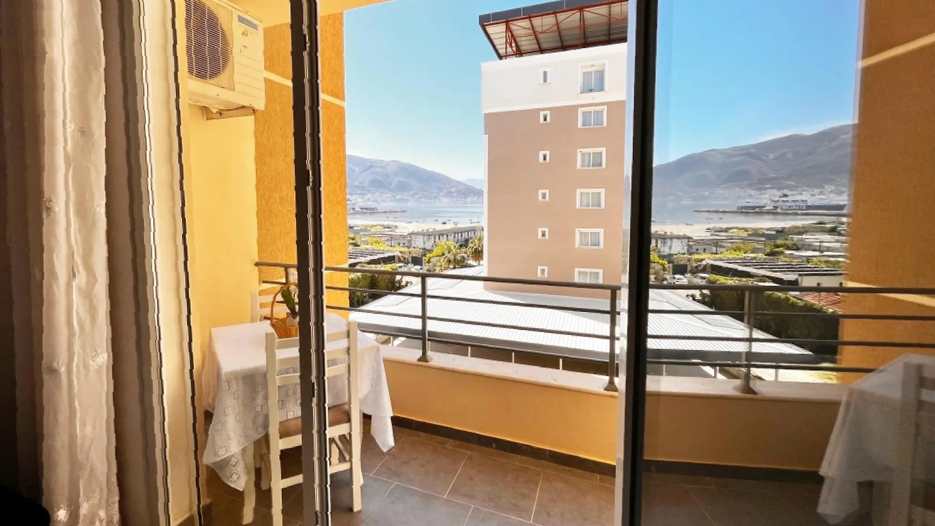 Beachside Bliss Apartment Vlorë